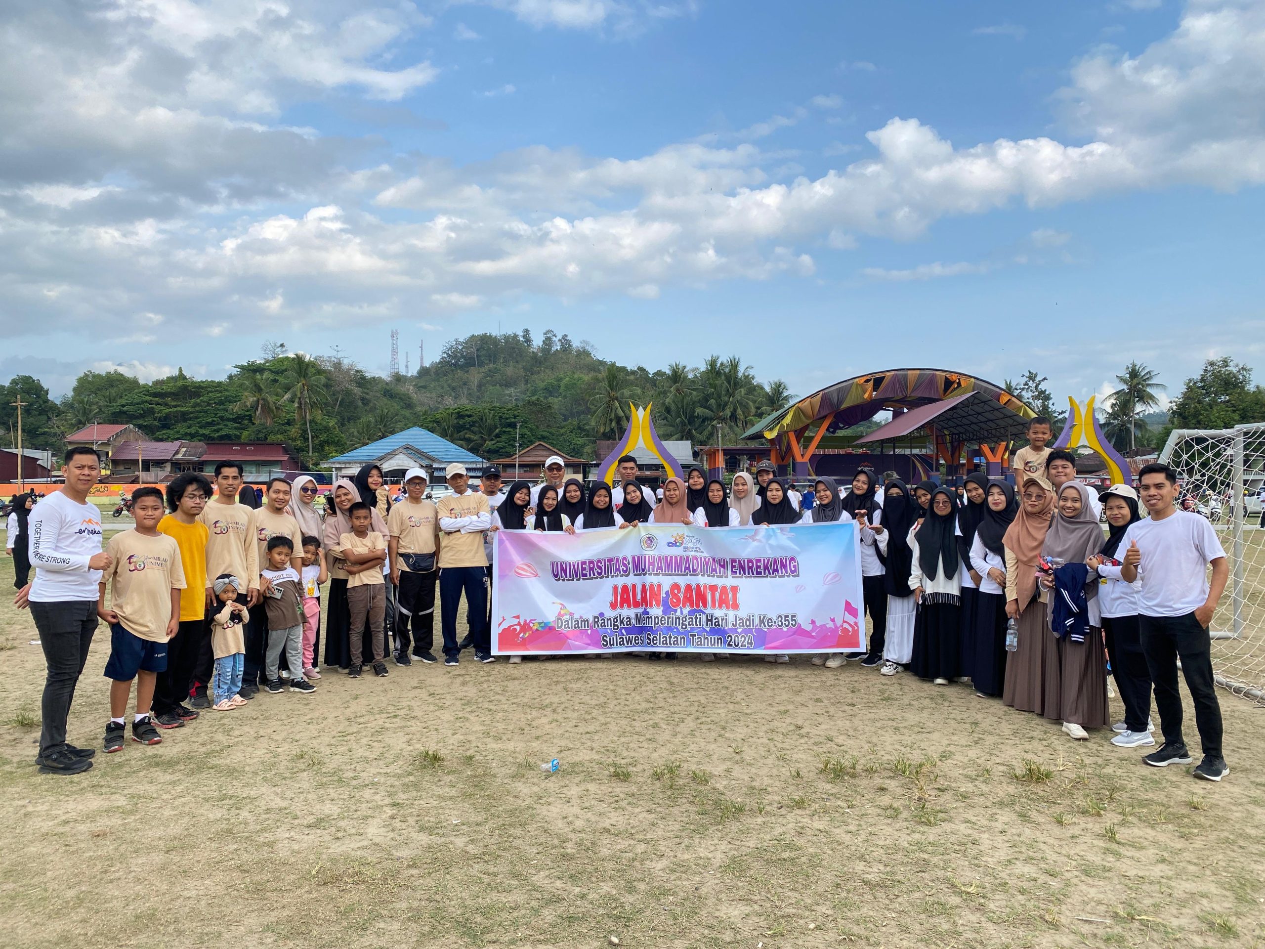 Meriahkan HUT Ke-355 Sulsel, Civitas Akademika UNIMEN Ikut Jalan Santai