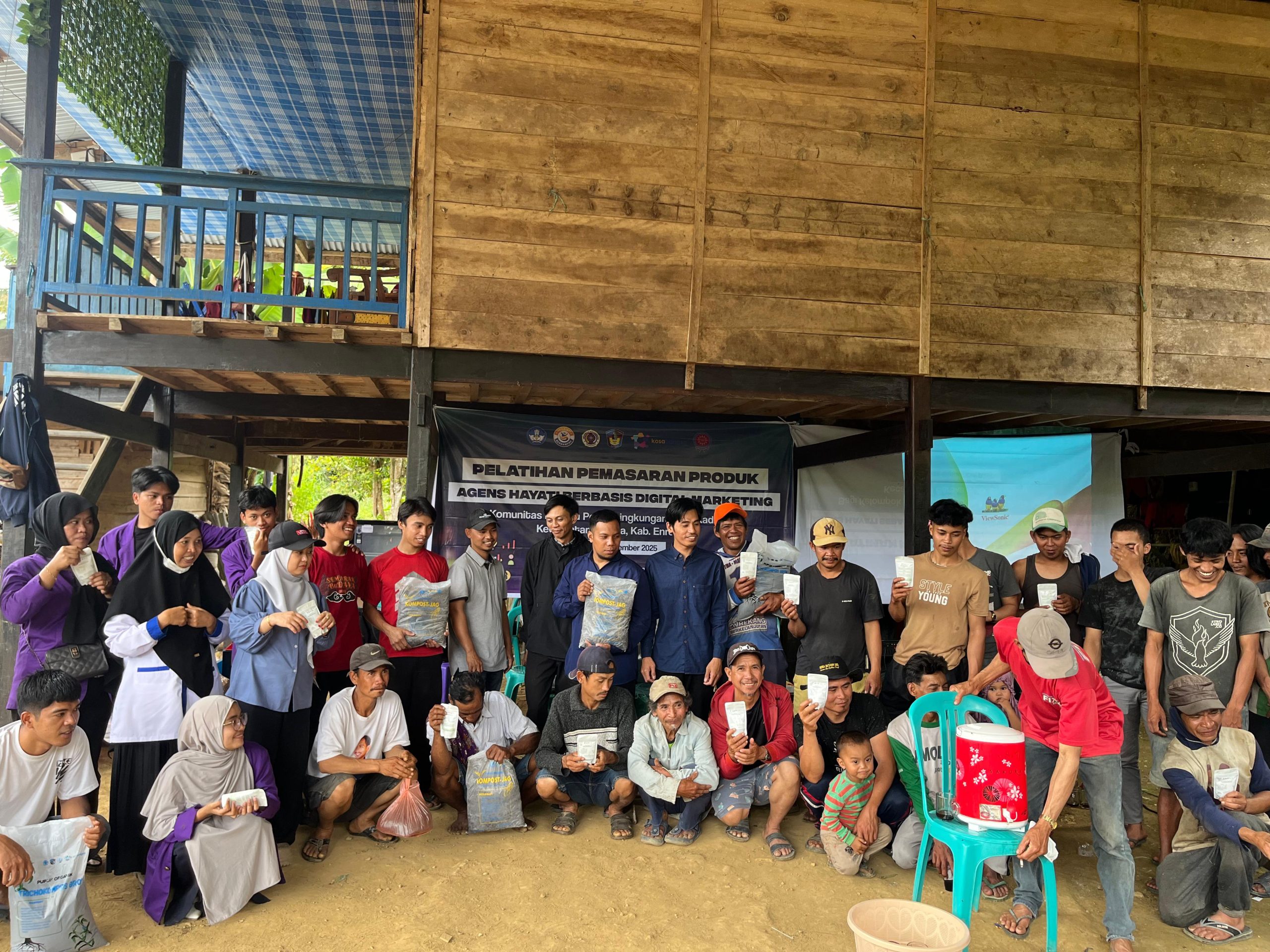 Tim Kosabangsa UNIMEN Berdayakan Kelompok Tani dan Komunitas Remaja Melalui Pelatihan Perbanyakan Trichoderma – Trichokompos sebagai Inovasi Mitigasi Lingkungan